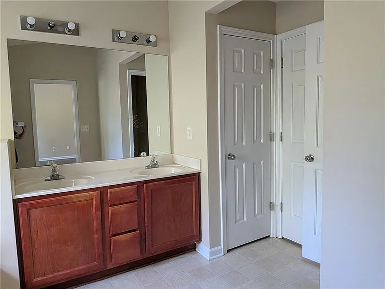 4624 Windale Dr — Photo 16