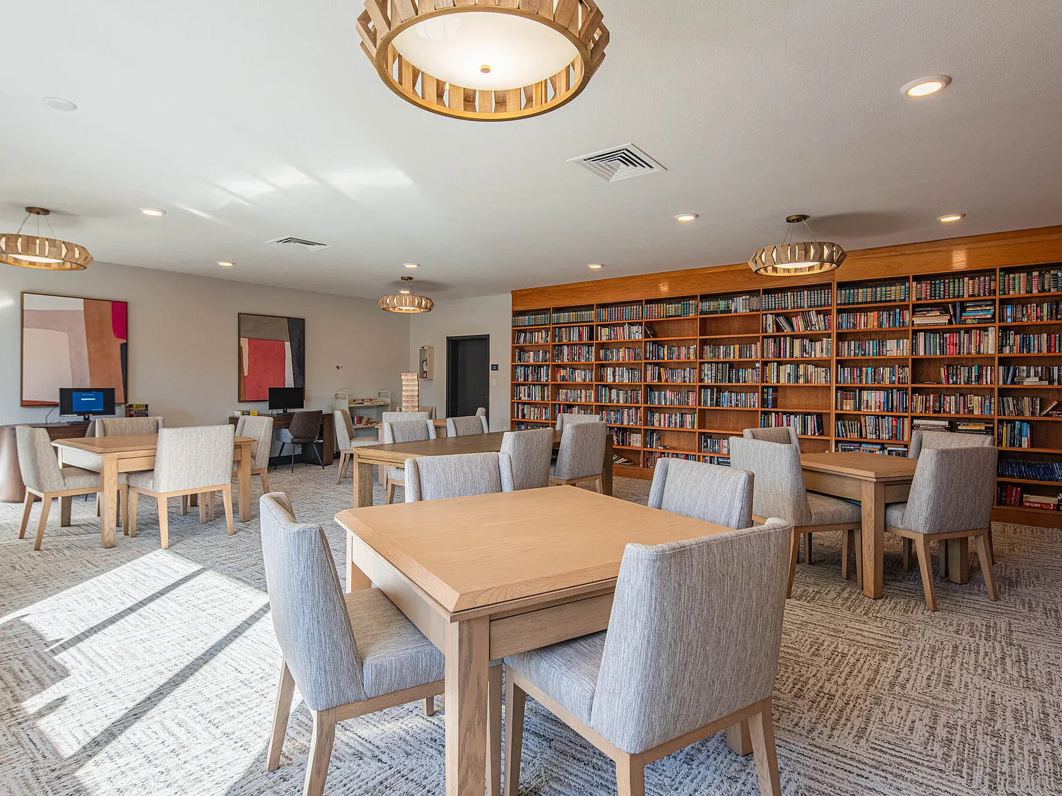 Phoenix Manor — Photo 4