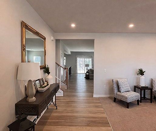 4th image of 1679 Burtonwood Dr