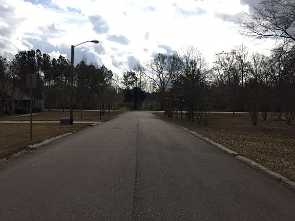 4th image of 65 Pecan Dr