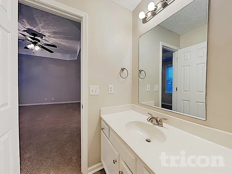 1256 Lasalle Dr — Photo 10