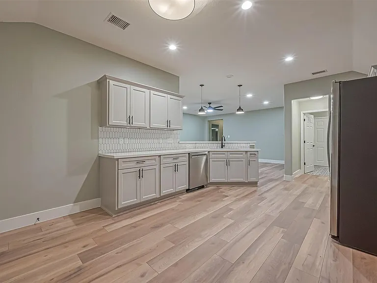 2 Garden Lodge Pl — Photo 17