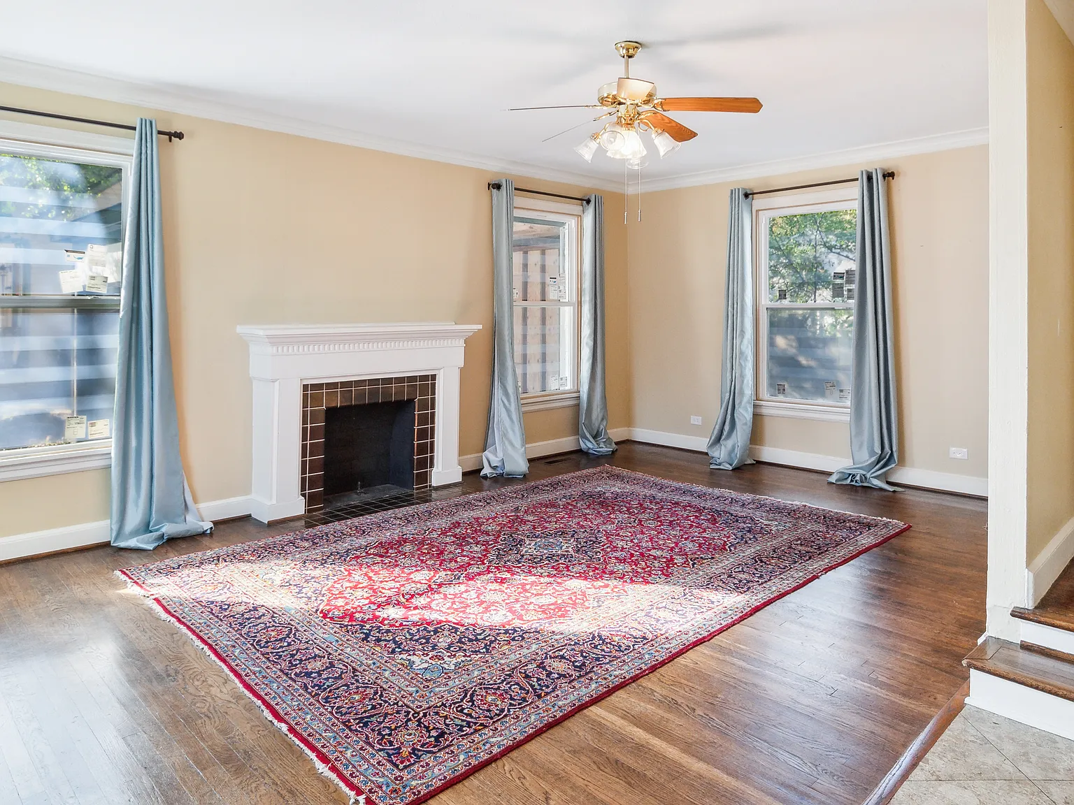 3 bed, 2.5 bath, 1904 sqft, $1,850 — Photo 3