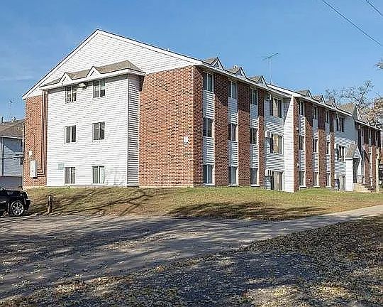 2nd image of 1011 5th Ave S #304