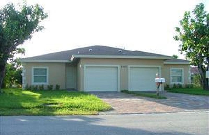 1st image of 2820 SE 2nd St