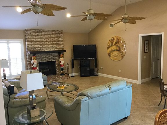 2nd image of 360 Belaire Ct