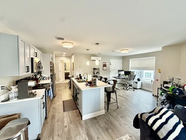 882 Massachusetts Ave #3A — Photo 4