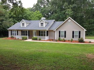 877 Smokey Rd, Newnan, GA 30263