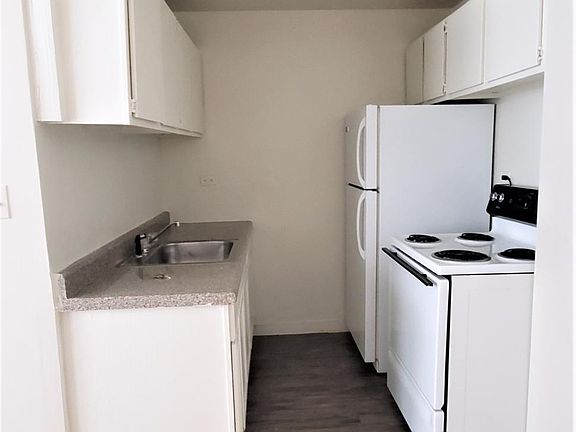 5th image of 5722 N Winthrop Ave #207