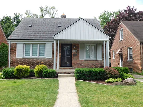 1524 Emmons Ave Photo 1