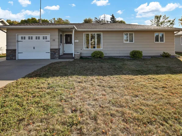 32 5th Ave N, Waite Park, MN 56387
