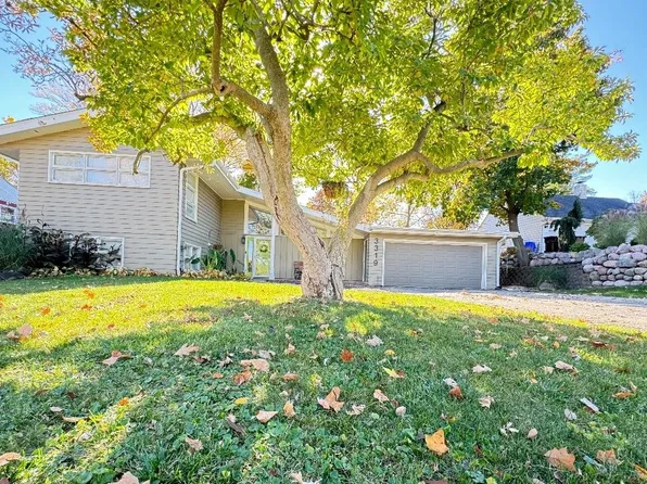 3319 Landstrom Rd, Rockford, IL 61107