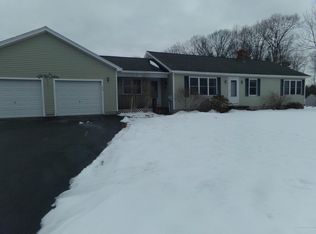 198 Bauneg Beg Rd, Sanford, ME 04073