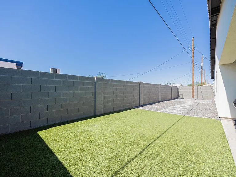 2547 E Illini St — Photo 27