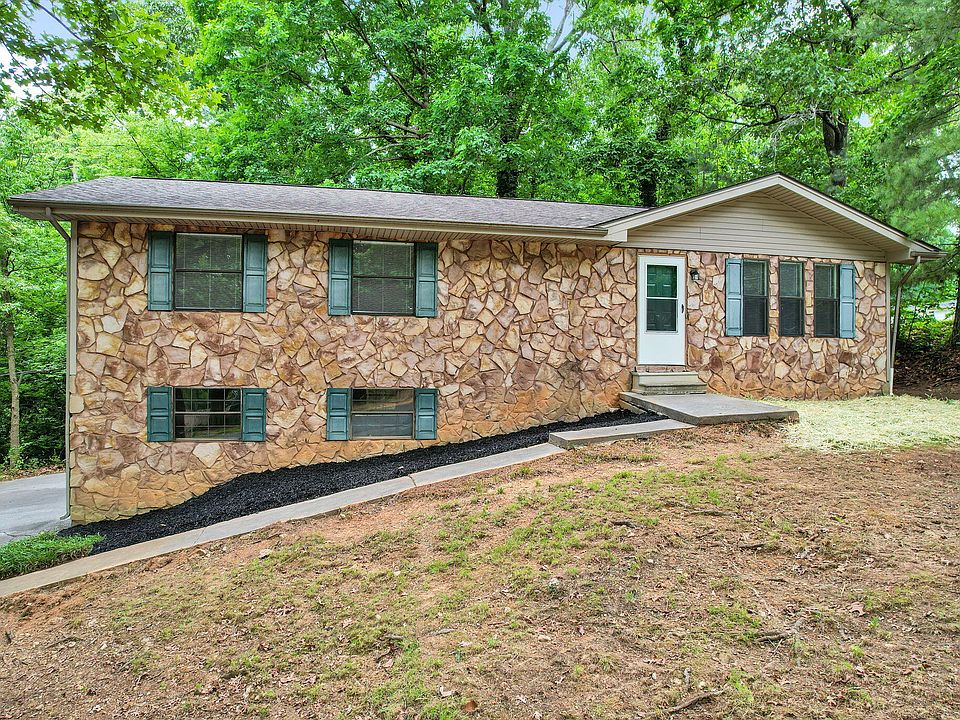 1st image of 376 Oakwood Cir NE