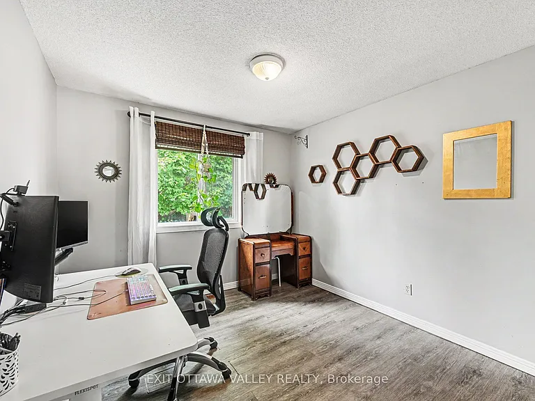 11 Maple Dr — Photo 8
