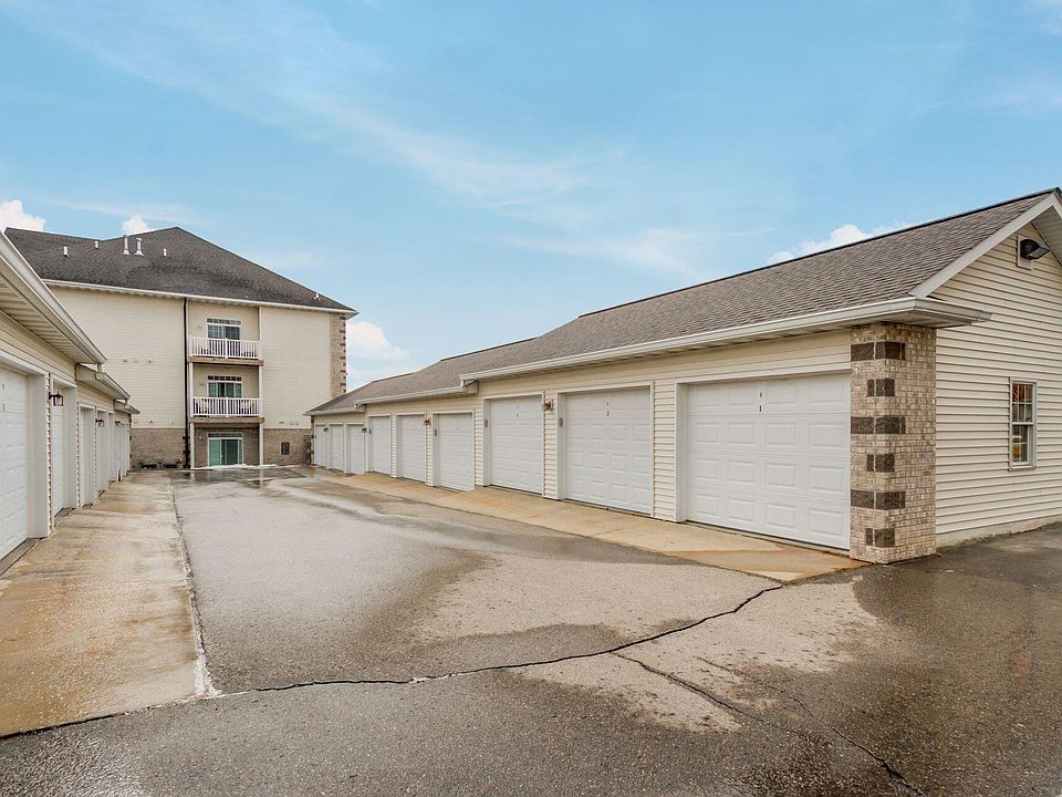 2nd image of 4510 Twain Cir Unit 302