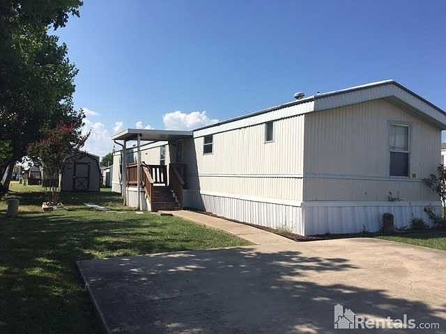 1st image of 1703 Lionel St Lot 152