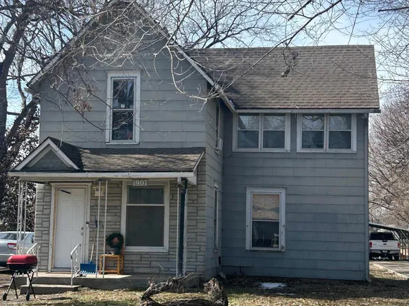 1907 NW Taylor St, Topeka, KS 66608