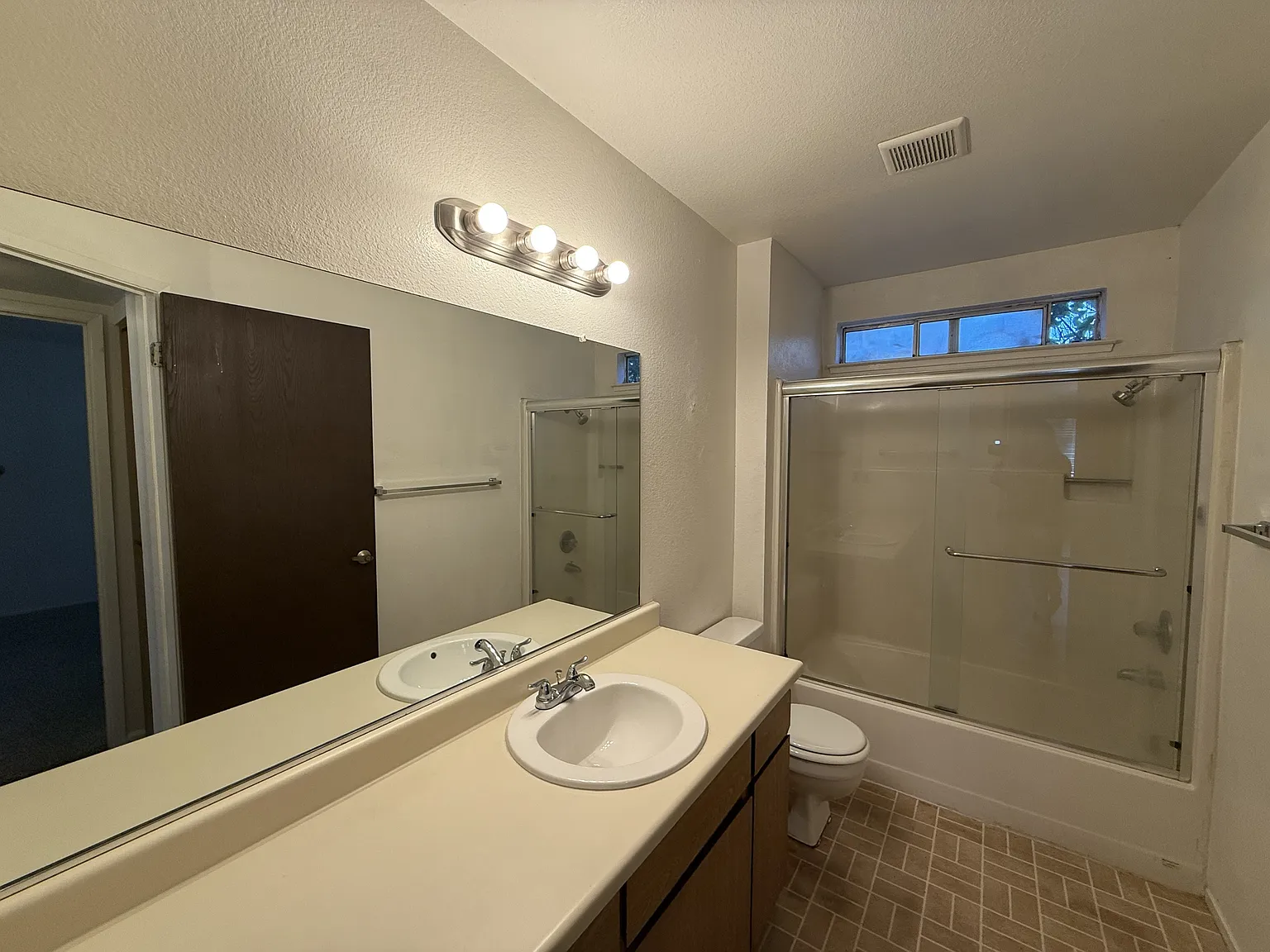 432 W. Sacramento Ave (G) - #B — Photo 3