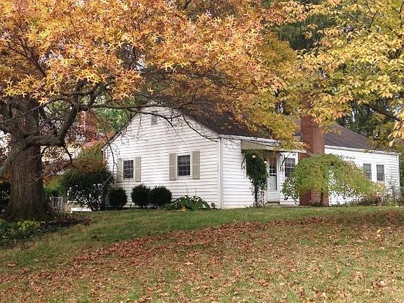 2nd image of 170 Hiawatha Ave