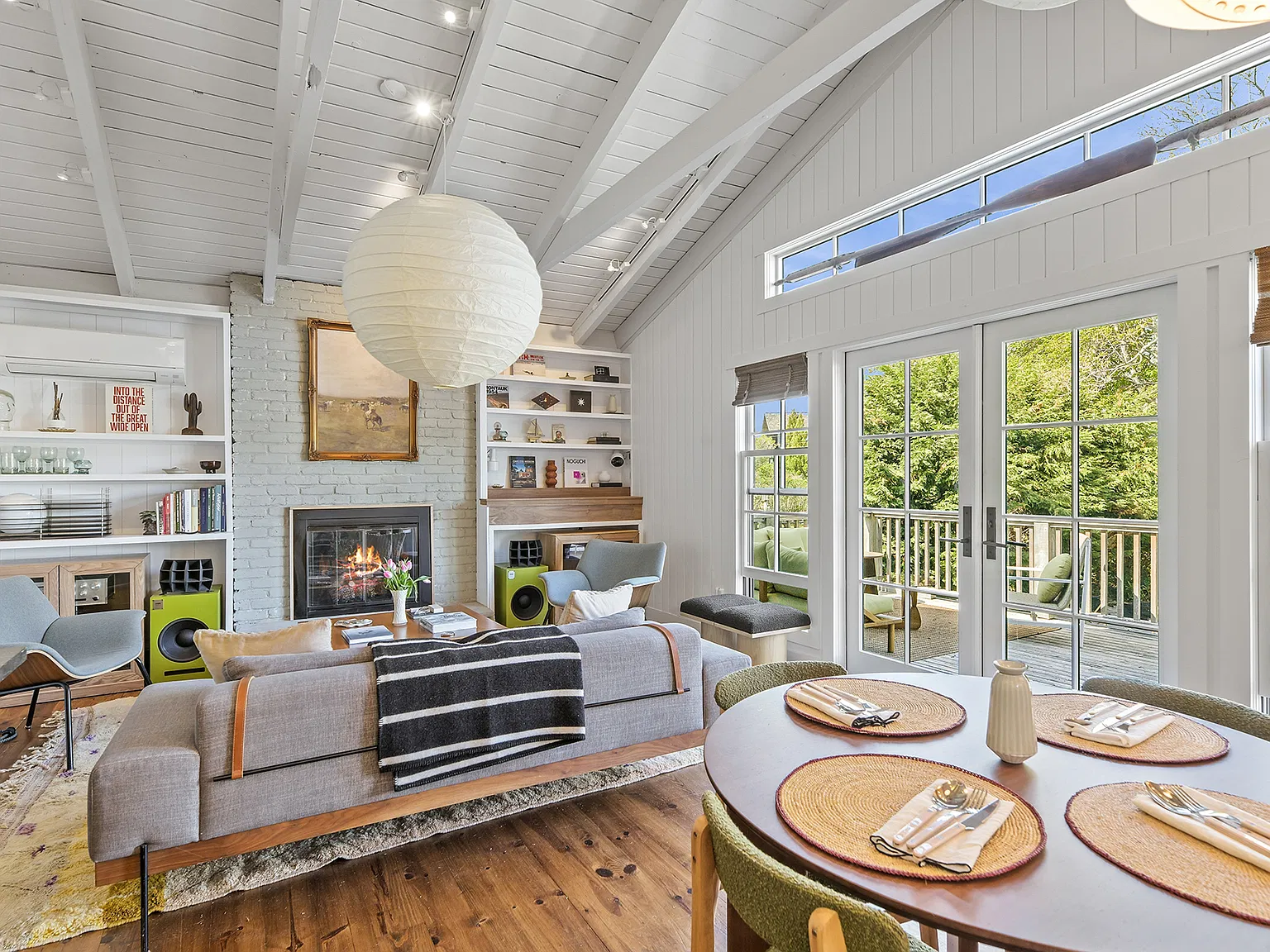 Ditch Plains Beach House - Steps from the Ocean - — Photo 3