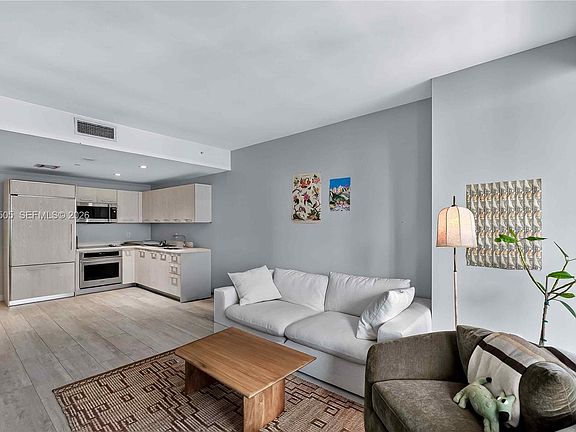 2nd image of 45 SW 9th St APT 3807
