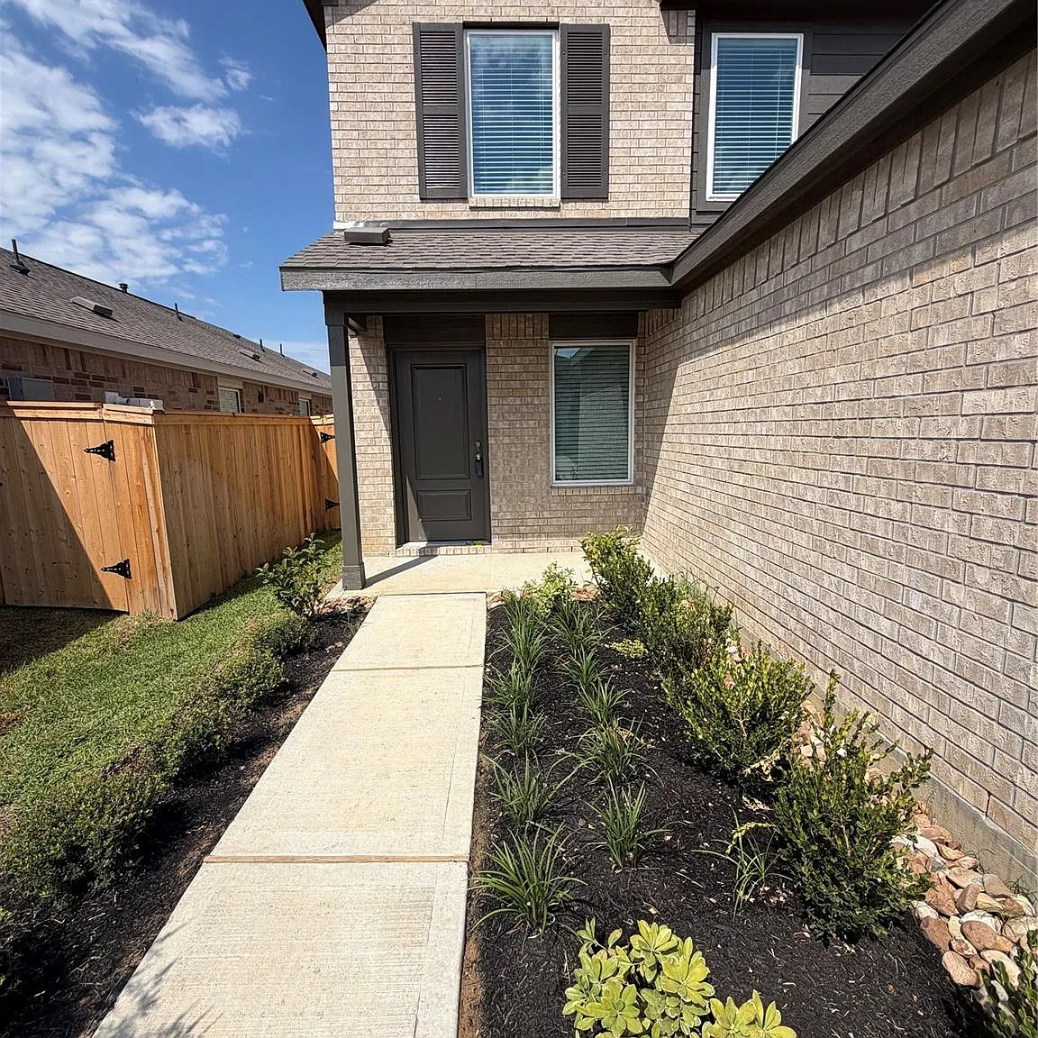 4 bed, 2.5 bath, 1951 sqft, $1,850 — Photo 4