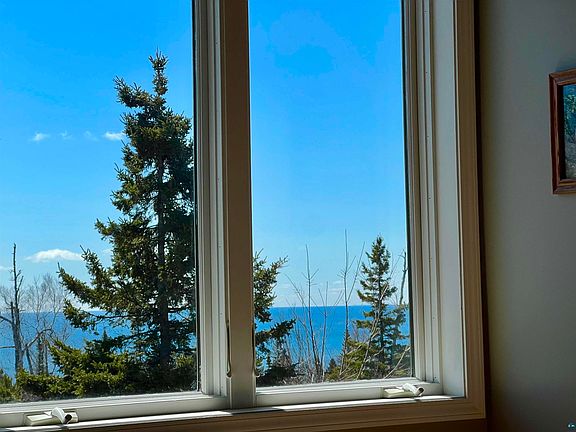 4th image of 21 Turnagain Tr
