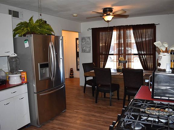 5th image of 807 S Heights Dr
