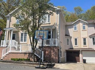 143 Erika Loop, Staten Island, NY 10312