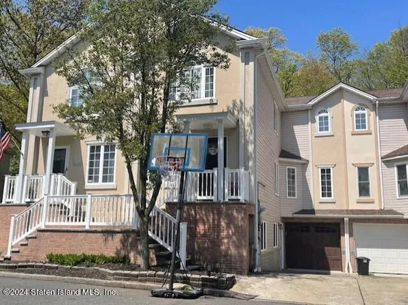 143 Erika Loop, Staten Island, NY 10312