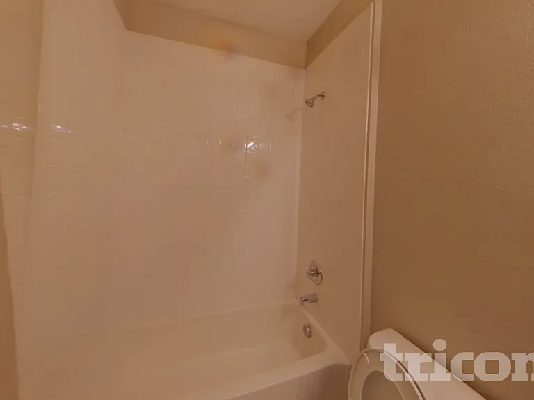 10545 Boston St — Photo 13