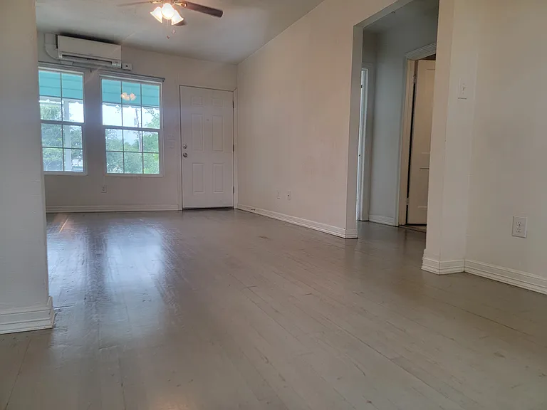 2625 Cincinnati Ave — Photo 4