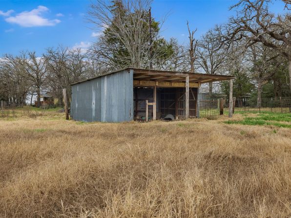 1252 County Road 106, Paige, TX 78659