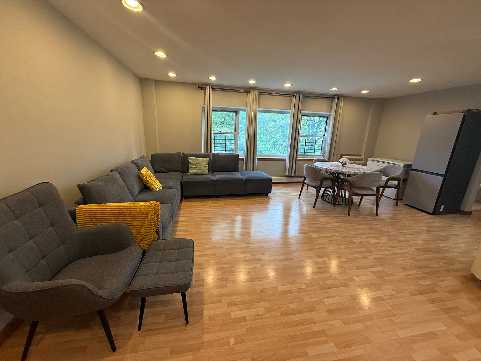 2 bed, 1200 sqft, $3,000 — Photo 2