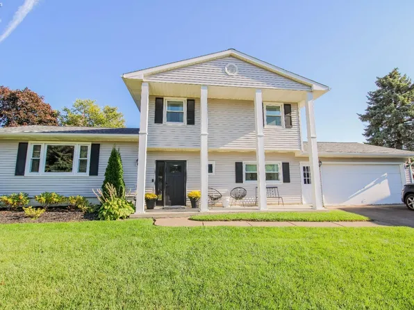 1308 Melody Ln, Sandusky, OH 44870