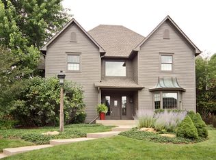 10394 Oak Ridge Dr, Zionsville, IN 46077