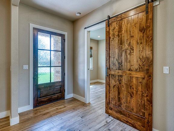 5th image of 804 Four Oaks