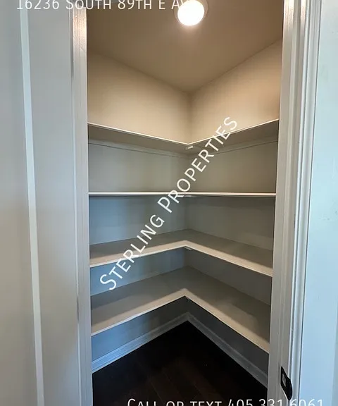 16236 S 89th East Ave — Photo 19