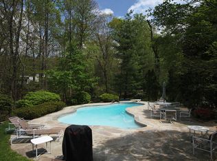 1 Sheffield Ct, Livingston, NJ 07039