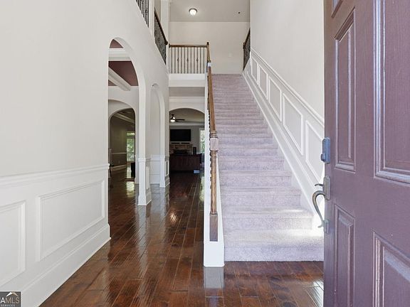 4th image of 271 Learwood Ln