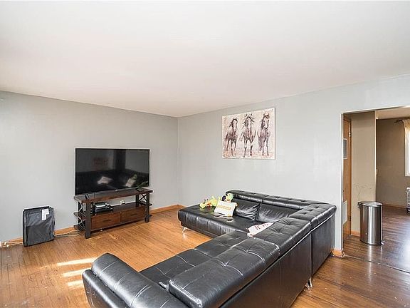 3rd image of 6620 W Ohio St