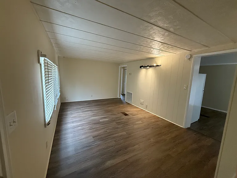 3122 Moody Ave — Photo 17