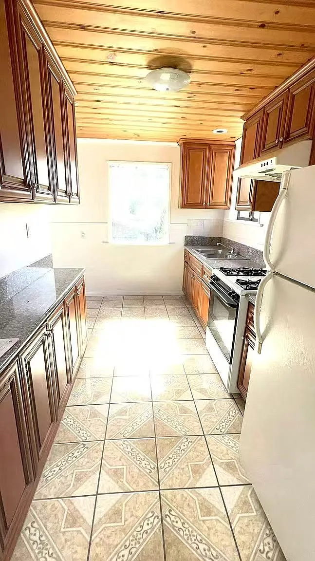 2 bed, 775 sqft, $2,480 — Photo 4