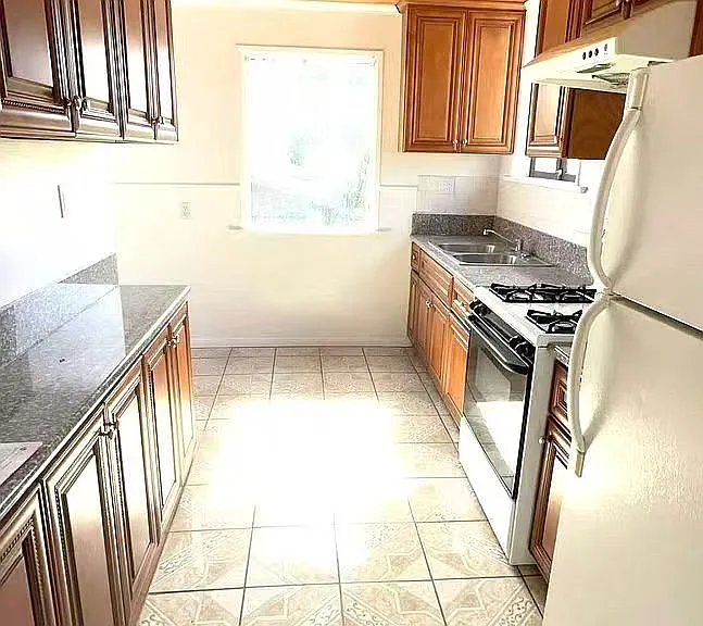 63 N Parkwood Ave — Photo 4