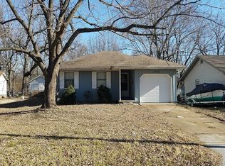 1722 N Drury Ave, Springfield, MO 65802