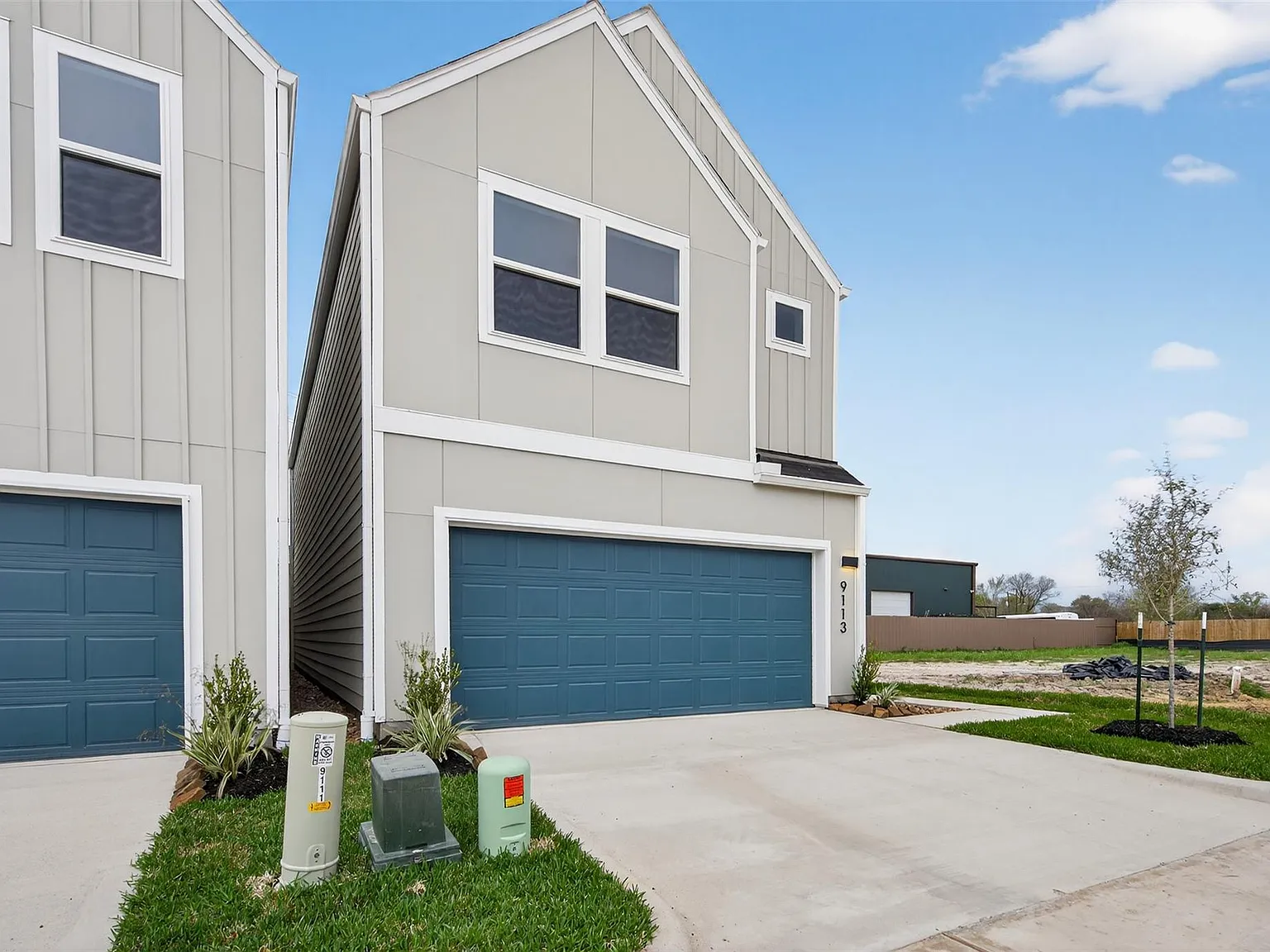3 bed, 2.5 bath, 1750 sqft, $2,050 — Photo 2