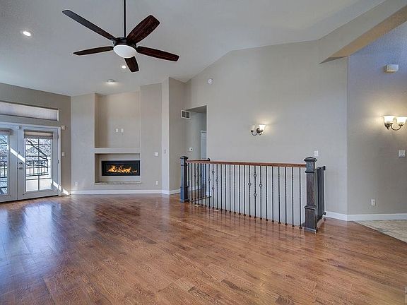 4th image of 4408 Turnberry Cres