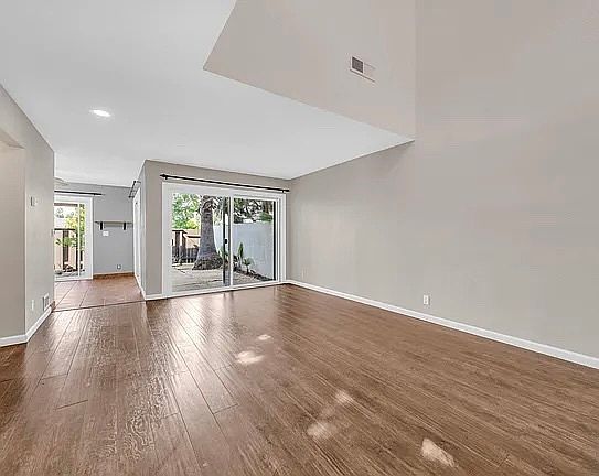5th image of 1753 Flint Creek Way